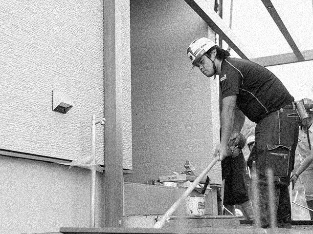 打設作業中の職人