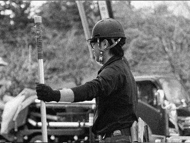 打設作業中の職人